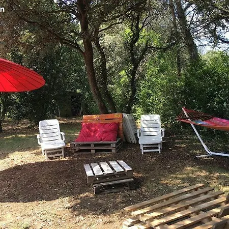 Des Pendudes - Piscine - Proche De Uzes *